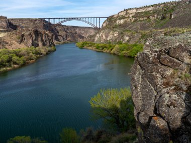 Twin Falls Idaho yakınlarında nehir köprüsü