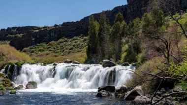 Idaho Kanyonunda Şelale