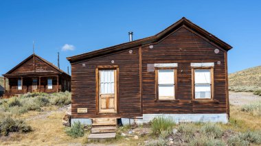 California çölünde bir işçi kulübesinde.