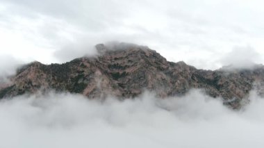 Idaho 'nun Sawtooth dağlarındaki dağ zirvesi