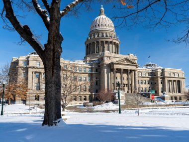 Boise 'de karla kaplı sermaye binası 