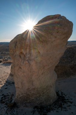 Idaho Çölü, gün doğumu, güneş doğumu ve kaya.