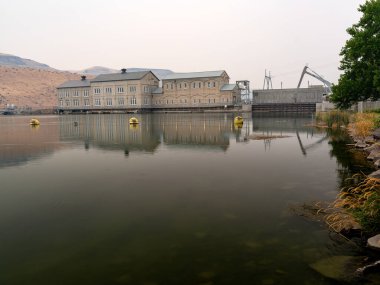 Kuğu Şelalesi 'nin yukarısındaki su Idaho' daki Yılan Nehri 'nde.