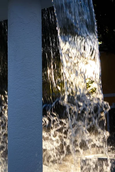 Яркий Фонтан Каскадной Водой Саду Городе Мурсия — стоковое фото