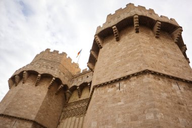 Torres Serranos 'la birlikte Valencia şehrinin ortaçağ savunma kalesi