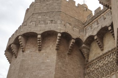 Torres Serranos 'la birlikte Valencia şehrinin ortaçağ savunma kalesi