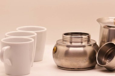 beyaz zemin üzerine kahve çekirdekleri Close-Up