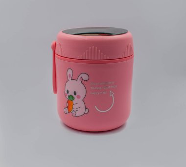 Tavşan resmi olan çocuk maması termosu..