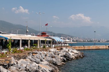  Alanya Rıhtımı 'ndaki restoran.