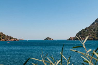 Marmaris, Icmeler Körfezi. Akdeniz 'in manzarası. Türkiye 'nin Ege kıyıları. Deniz Burnu.