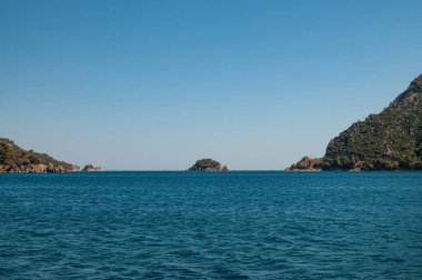 Marmaris, Icmeler Körfezi. Akdeniz 'in manzarası. Türkiye 'nin Ege kıyıları. Deniz Burnu.