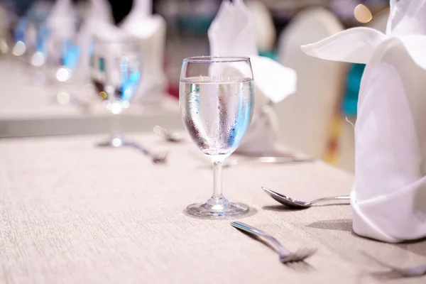 Elegance Gözlük Masada Yemek Oda Kurmak — Stok fotoğraf