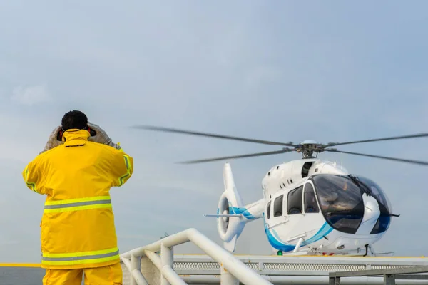 Oficial Aterrizaje Helicópteros Alarma Para Servicio Rescate Aéreo Equipo Rescatistas — Foto de Stock