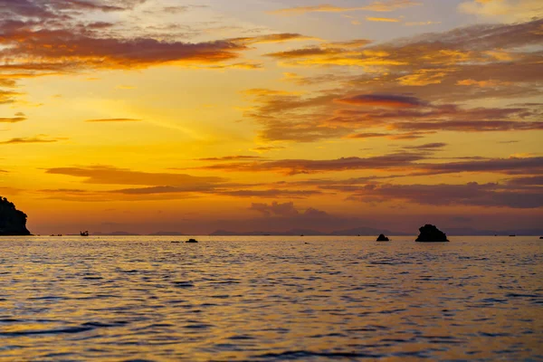 Moře Mezi Skalami Při Západu Slunce Ostrov Tropických Vodách Andamanského — Stock fotografie