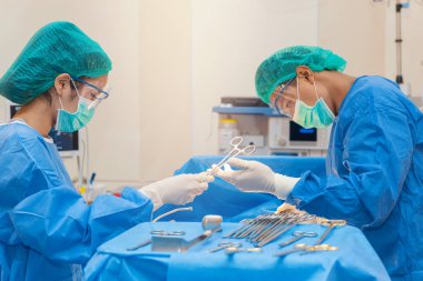 Tıbbi doktor doktor veya cerrahi ekip aydınlatma Hastanesi ile operasyon odasında