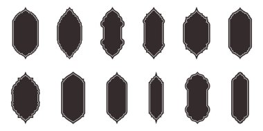 İslami pencere düz renk ve çizgi şekli koleksiyonu. Siyah ve beyaz renkler. Arapça, Müslüman mimari çerçevesi. Geleneksel, doğulu tasarım