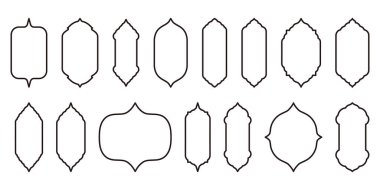 Karmaşık İslami Pencereler ve Kemer Çizimleri ana hatlarıyla. Ramazan ve Mübarek Bayramı 'nın Zarif Vektör Kutlamaları için mükemmel.