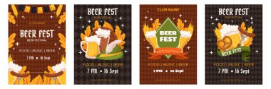 Bira festivali poster koleksiyonu şablonu. Bir bardak bira, buğday ve yapraklı tasarım, bayrak kurdelesi ve koyu eşkenar dörtgen arkaplandaki diğer neşeli nesneler