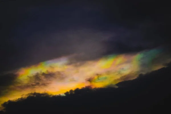Tęczowa Chmura Zwana Chmurą Iridescence Zjawisko Natura Sezon Tło — Zdjęcie stockowe