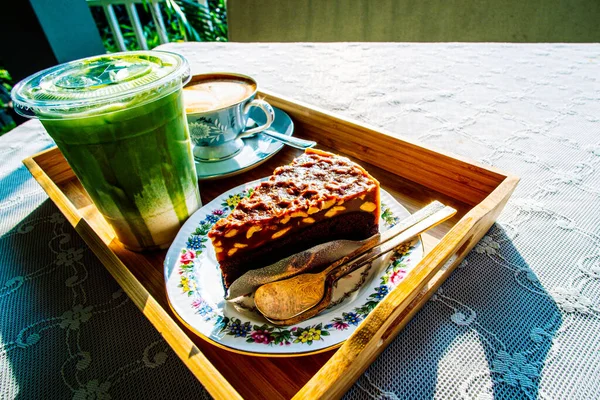 Cake Hot Coffee Green Tea Latte Table Cafe — Stock Photo, Image