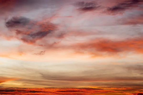 Закат Оранжевый Цвет Облачность Небо Фон — стоковое фото
