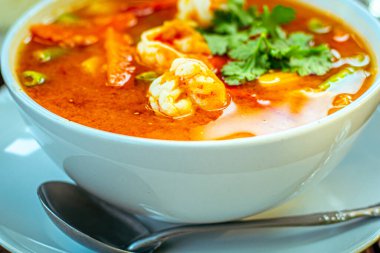 Tom Yum Goong Baharatlı Karides Çorbası Tom Yum Goong Tayland 'ın popüler çorba yemeklerinden biridir.