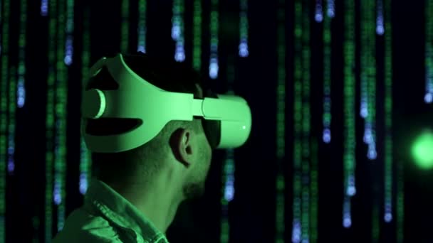 Metaverse Juego Realidad Virtual Hombre Con Vidrio Grifo Nuevo Juego — Vídeos de Stock