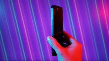 Sofya, Bulgaristan-05 11 2022: dikey video kamera incelemesi. Yüksek kaliteli FullHD görüntüler