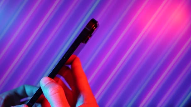 Софія Болгарія 2022 Iphone Abstrack Neon Background Високоякісні Кадри Твердим — стокове відео