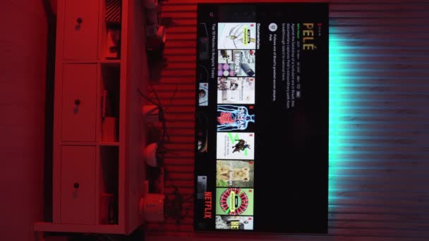 Sofia Bulgaria 2023 Vertical Video Scrolling Netflix Big Home High — Stok video
