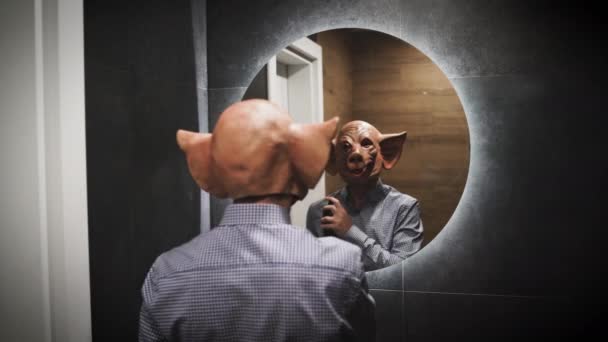 Back View Creapy Scary Man Horror Pig Mask Prepare Night — Stock Video