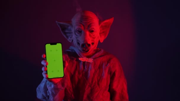 Schermo Verde Fingere Uomo Pazzo Con Maschera Filmati Alta Qualità — Video Stock