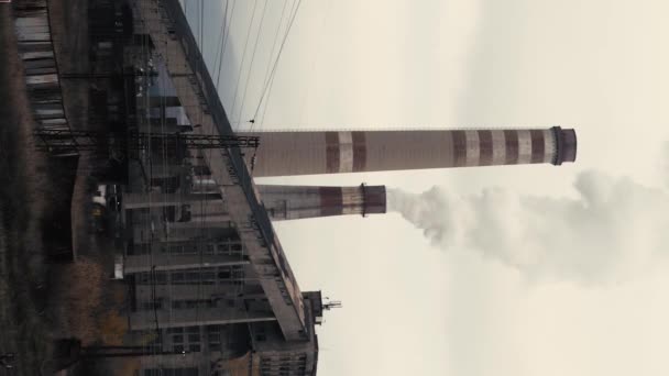 Sofya Bulgaristan Uzun Boruları Olan Sigara Fabrikası Arka Planda Günbatımı — Stok video