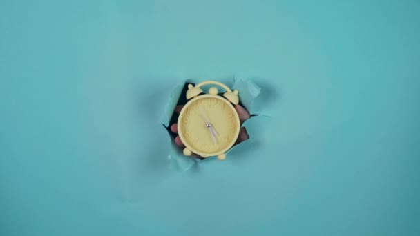 Second Count Our Vintage Inspired Yellow Alarm Clock Showcased Stunning — Wideo stockowe