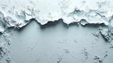 Buzun üzerinde donmuş buz kristalleri.