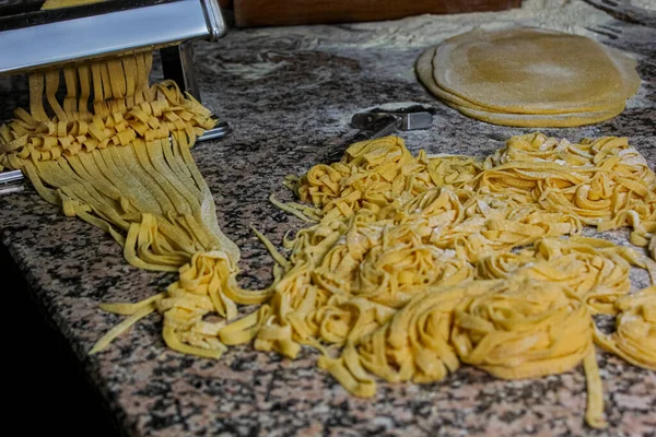 Итальянская Паста Итальянская Кухня Пармезан Итальянская Еда — стоковое фото