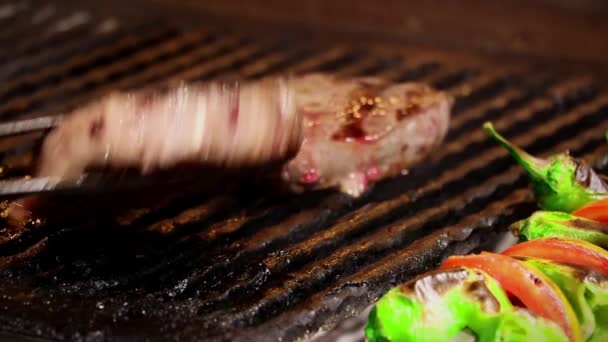 トルコのケバブ トルコのキッチン肉ビーフステーキ — ストック動画