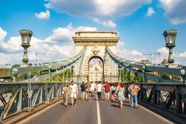 20 Ekim 2023, Budapeşte, Macaristan - Budapeşte, Macaristan 'da Budapeşte ile Pest arasında Tuna Nehri' ni geçen Szechenyi Zinciri Köprüsü.