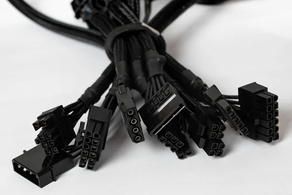 Siyah Modüler Güç Ünitesi Kabloları Hazır Psu Kabloları Beyaz Üzerine — Stok fotoğraf
