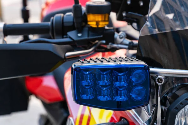 Крупный План Синего Мигающего Фонаря Спасательном Мотоцикле — стоковое фото