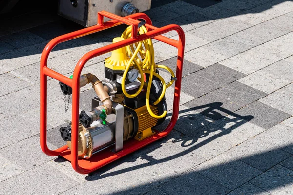 Fire Portable Pump Supplying Pressure Hose Water Close — Stock Photo, Image