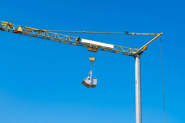 Metal Container Hangs Hook Yellow Crane Clear Blue Sky — Stock Photo, Image