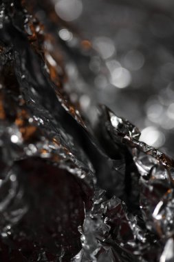 Parçalanmış alüminyum yaprak. Soyut arka plan. Modern büyük boy.