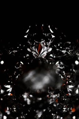 Parçalanmış alüminyum yaprak. Soyut arka plan. Modern büyük boy.