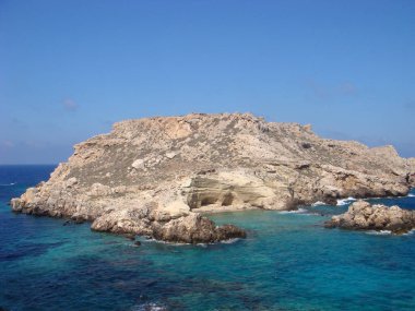 Yunanistan 'ın Karpathos kenti, 2 Temmuz Pazartesi günü Yunanistan' da yaz tatilleri için muhteşem bir ada gezisi arka plan duvar kağıdı ürünü keşfettik.