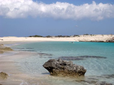 Yunanistan 'ın Karpathos kenti, 2 Temmuz Pazartesi günü Yunanistan' da yaz tatilleri için muhteşem bir ada gezisi arka plan duvar kağıdı ürünü keşfettik.