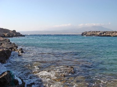 Yunanistan 'ın Karpathos kenti, 2 Temmuz Pazartesi günü Yunanistan' da yaz tatilleri için muhteşem bir ada gezisi arka plan duvar kağıdı ürünü keşfettik.