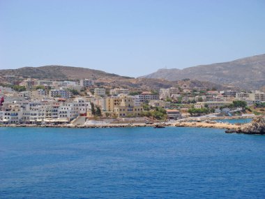 Yunanistan 'ın Karpathos kenti, 2 Temmuz Pazartesi günü Yunanistan' da yaz tatilleri için muhteşem bir ada gezisi arka plan duvar kağıdı ürünü keşfettik.