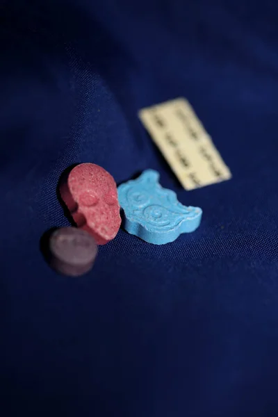 Conjunto Misto Drogas Medicamentos Pílulas Contendo Mdma Documentos Vara Lsd — Fotografia de Stock