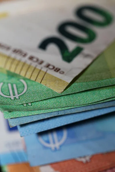 Gebundelde Eurobankbiljetten Close Geld Met Selectieve Focus Aankopen Zakelijke Financiën — Stockfoto